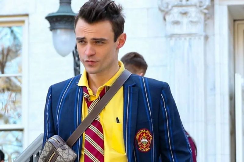 New Gossip Girl Nudity With Thomas Doherty