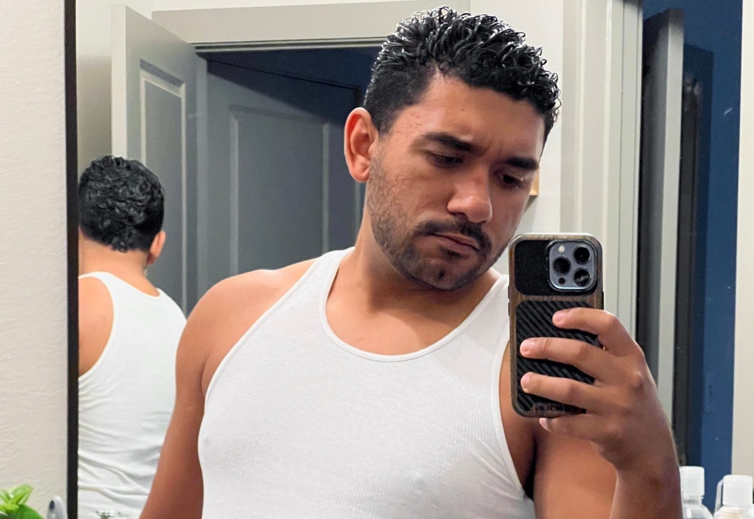 Naked Men Talking: The Bearded Bi Guy